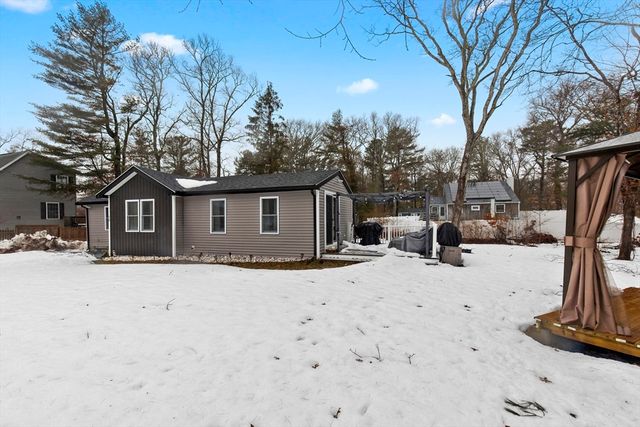 15 Florida Ave, Plymouth, MA 02360