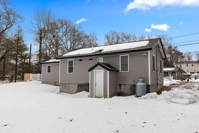 15 Florida Ave, Plymouth, MA 02360