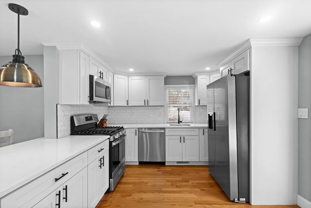 15 Florida Ave, Plymouth, MA 02360