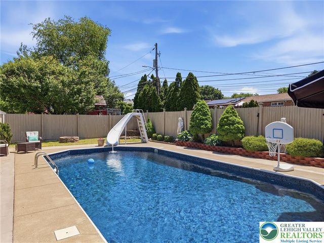 1138 East Tremont Street, Allentown City, PA 18109