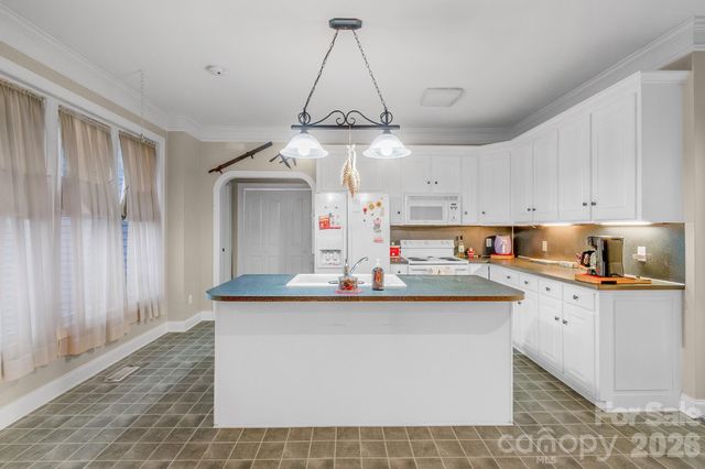 722 Canterbury Drive, Lancaster, SC 29720