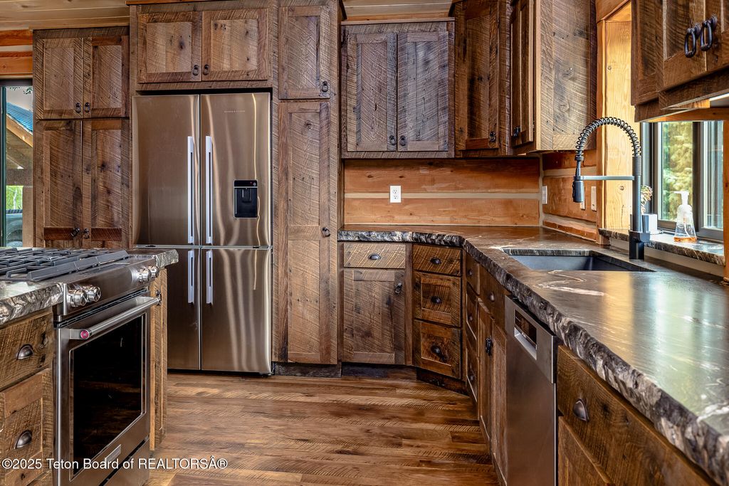 1905 N BEAVER Drive, Alta, WY 83414 photo 13