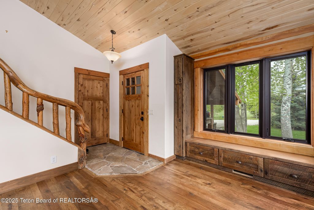 1905 N BEAVER Drive, Alta, WY 83414 photo 9