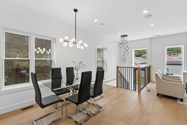 4941 N Kildare Avenue, Chicago, IL 60630