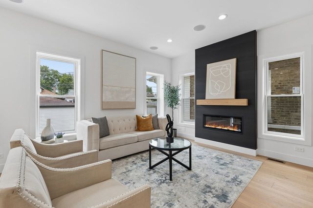 4941 N Kildare Avenue, Chicago, IL 60630