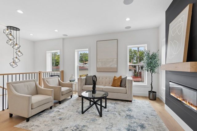 4941 N Kildare Avenue, Chicago, IL 60630