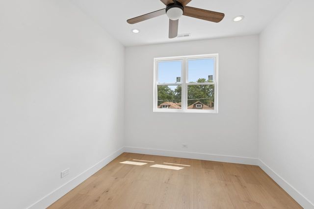 4941 N Kildare Avenue, Chicago, IL 60630