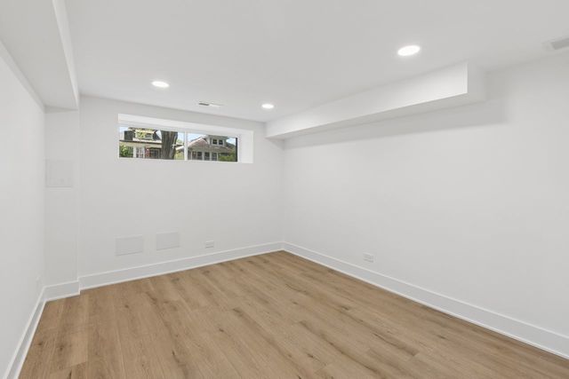 4941 N Kildare Avenue, Chicago, IL 60630