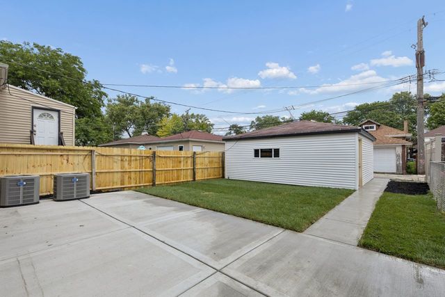 4941 N Kildare Avenue, Chicago, IL 60630