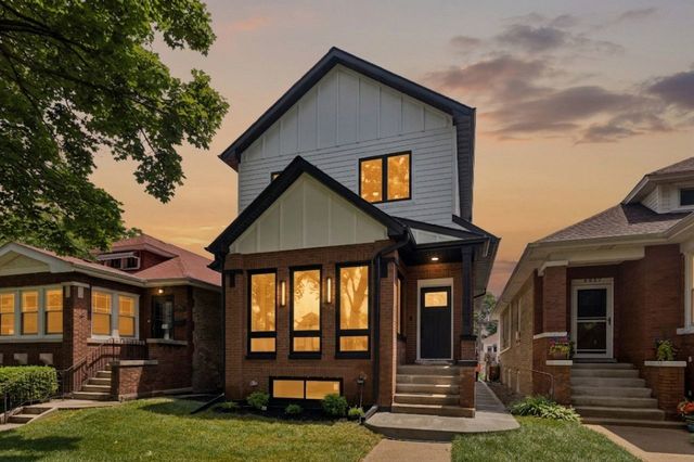 4941 N Kildare Avenue, Chicago, IL 60630