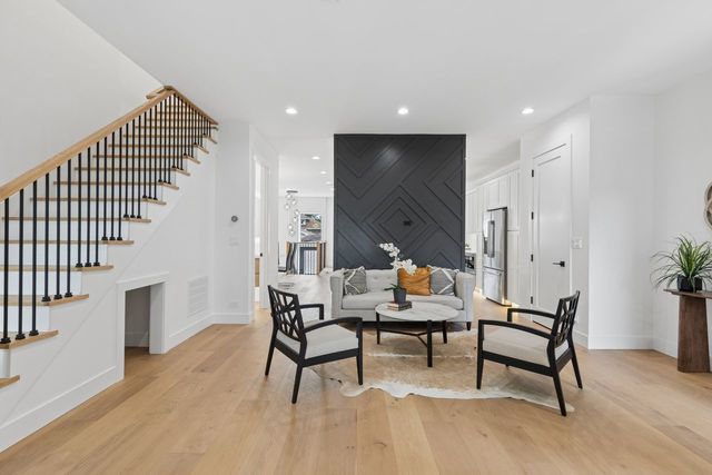 4941 N Kildare Avenue, Chicago, IL 60630