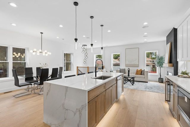 4941 N Kildare Avenue, Chicago, IL 60630