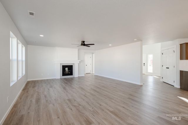 18445 N Trumpet Lily Ave, Nampa, ID 83687