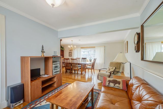 75 Pawnee Drive, Commack, NY 11725