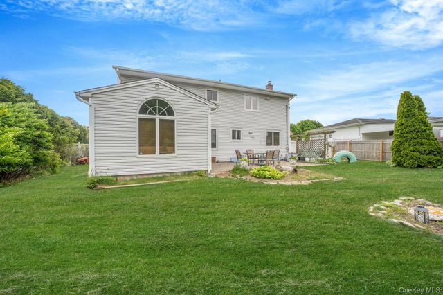 75 Pawnee Drive, Commack, NY 11725