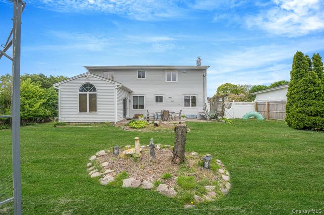 75 Pawnee Drive, Commack, NY 11725