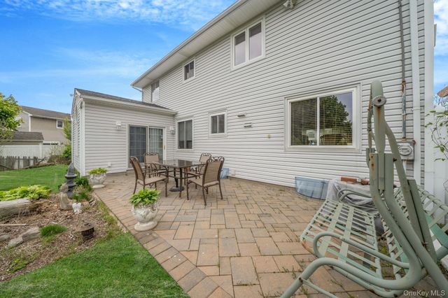 75 Pawnee Drive, Commack, NY 11725