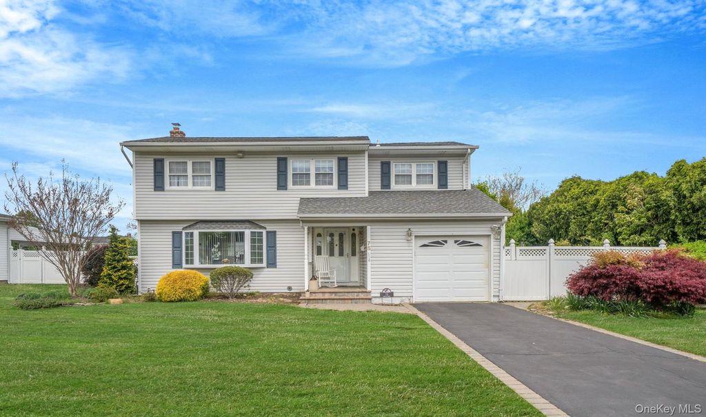 75 Pawnee Drive, Commack, NY 11725