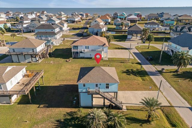 960 Crane Lane, Port Bolivar, TX 77650