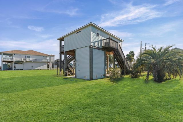 960 Crane Lane, Port Bolivar, TX 77650