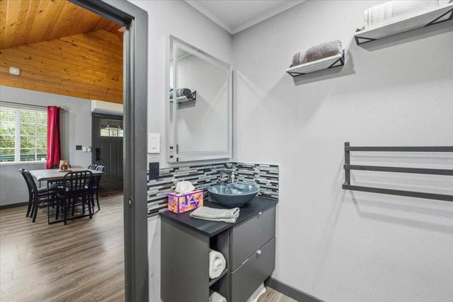 306 Victoria Lane, Sugarloaf, CA 92386