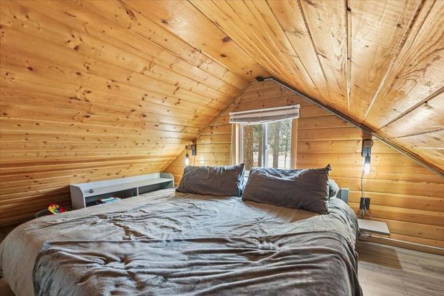 306 Victoria Lane, Sugarloaf, CA 92386