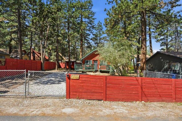 306 Victoria Lane, Sugarloaf, CA 92386