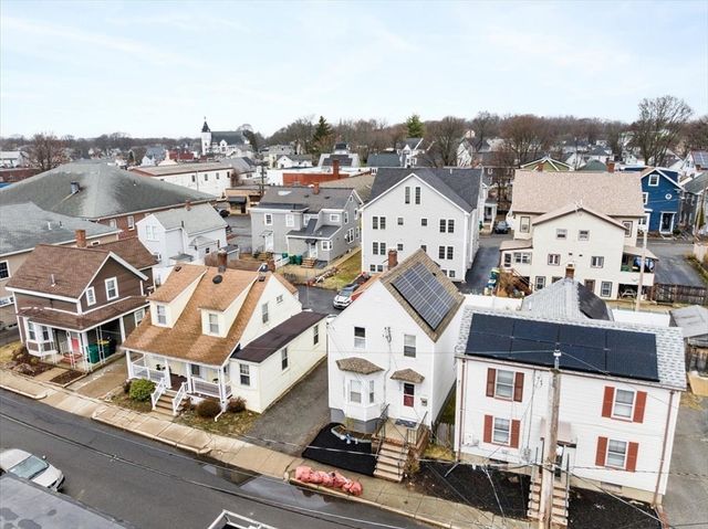 28 Everett St, Woburn, MA 01801