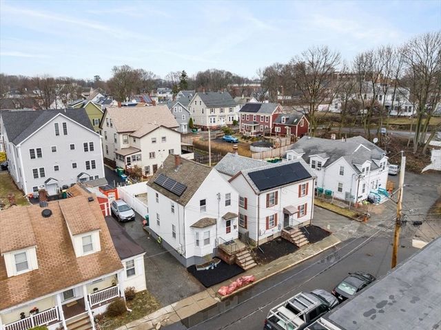 28 Everett St, Woburn, MA 01801