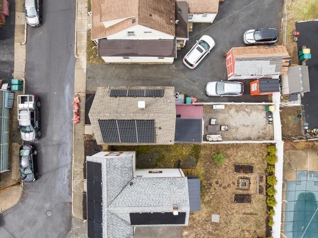 28 Everett St, Woburn, MA 01801