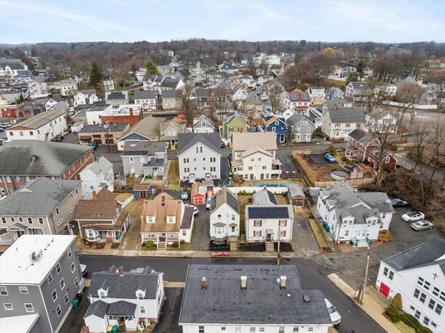 28 Everett St, Woburn, MA 01801