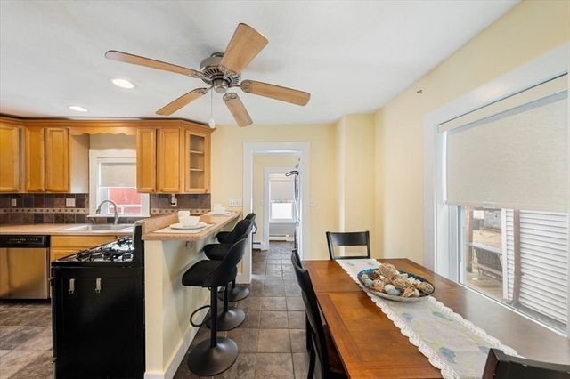 28 Everett St, Woburn, MA 01801