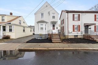 28 Everett St, Woburn, MA 01801