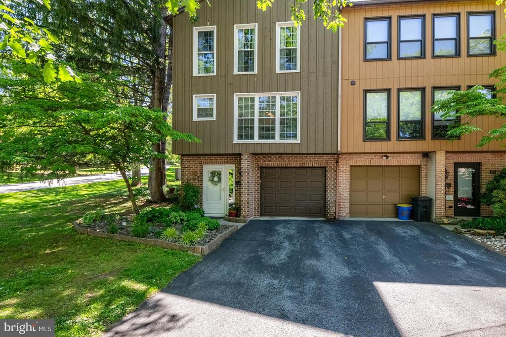 66 WINGED FOOT DR, Reading, PA 19607