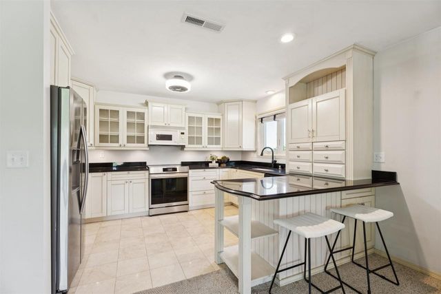 2490 STROEBE ISLAND DRIVE, Appleton, WI 54914