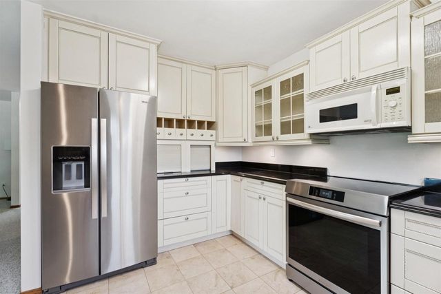 2490 STROEBE ISLAND DRIVE, Appleton, WI 54914