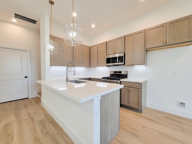 1542 W Tidwell Road, Houston, TX 77091