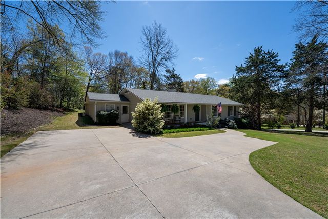 102 Robin Street, Clemson, SC 29631