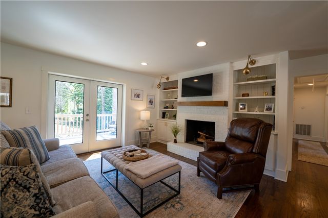 102 Robin Street, Clemson, SC 29631