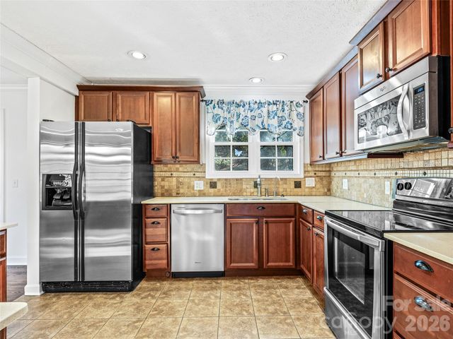 2388 Hebron Road, Hendersonville, NC 28739