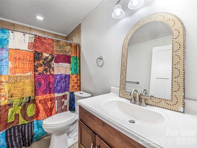 2388 Hebron Road, Hendersonville, NC 28739