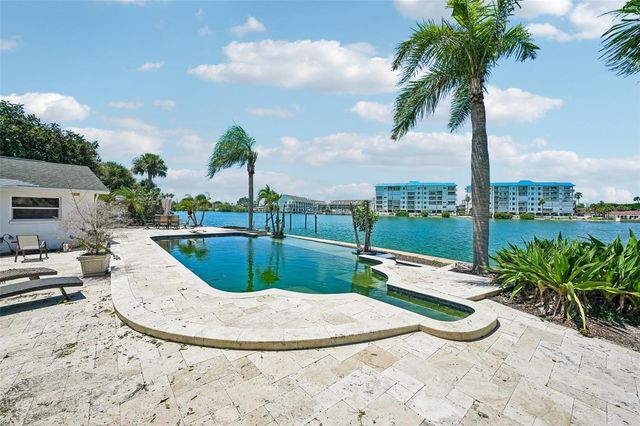 8078 13TH AVENUE S, St Petersburg, FL 33707