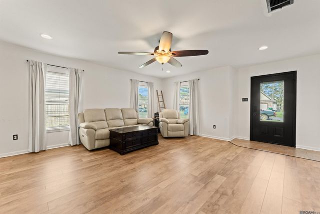 25635 Buffwood St, Denham Springs, LA 70726