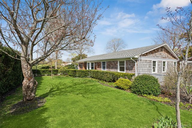 5 Maryland Boulevard, Hampton Bays, NY 11946