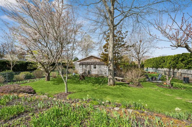 5 Maryland Boulevard, Hampton Bays, NY 11946