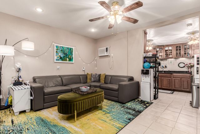 8621 W VIA MONTOYA Drive, Peoria, AZ 85383