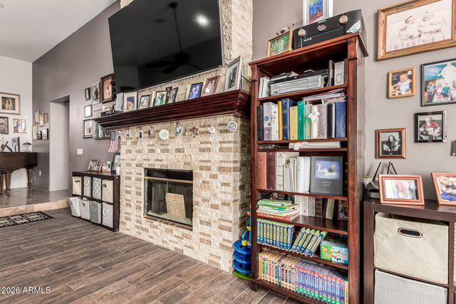 8621 W VIA MONTOYA Drive, Peoria, AZ 85383