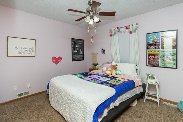 555 NE Maple Avenue, Earlham, IA 50072