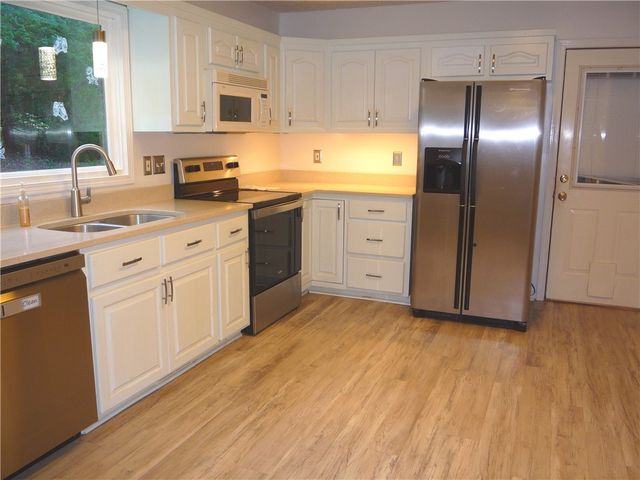 109 Lake Ridge Circle, Walhalla, SC 29691