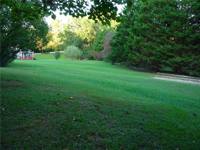 109 Lake Ridge Circle, Walhalla, SC 29691